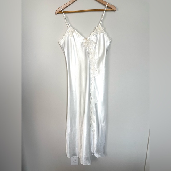Vintage Alexandra Nicole White Slip Womens Small Beaded Elegant Bridal‎ Classic - Picture 1 of 11